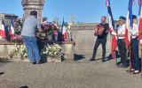 Dépôt de la gerbe Monuments aux morts cimetière Launac